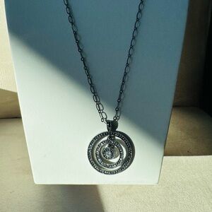 💚 Liz Claiborne Black Midnight with Sparkling Stones Pendant Necklace 15”